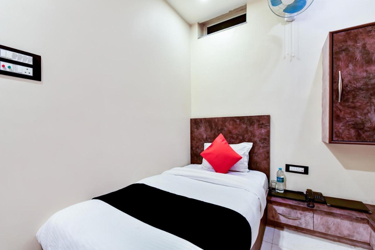 Vaccinated Staff- Capital O 73835 Hotel Frontier Royal&Banquet Tirath Exterior foto