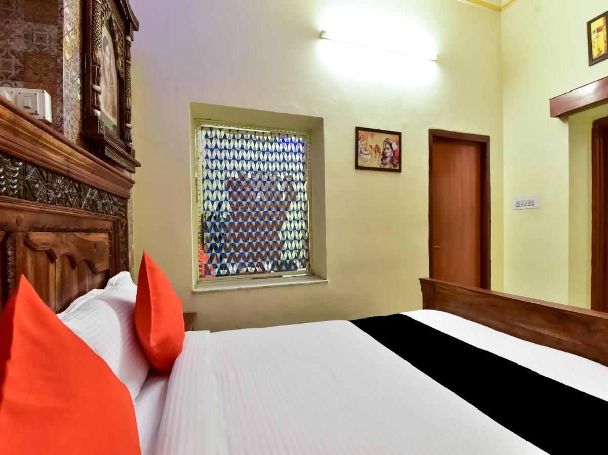 Vaccinated Staff- Capital O 73835 Hotel Frontier Royal&Banquet Tirath Exterior foto
