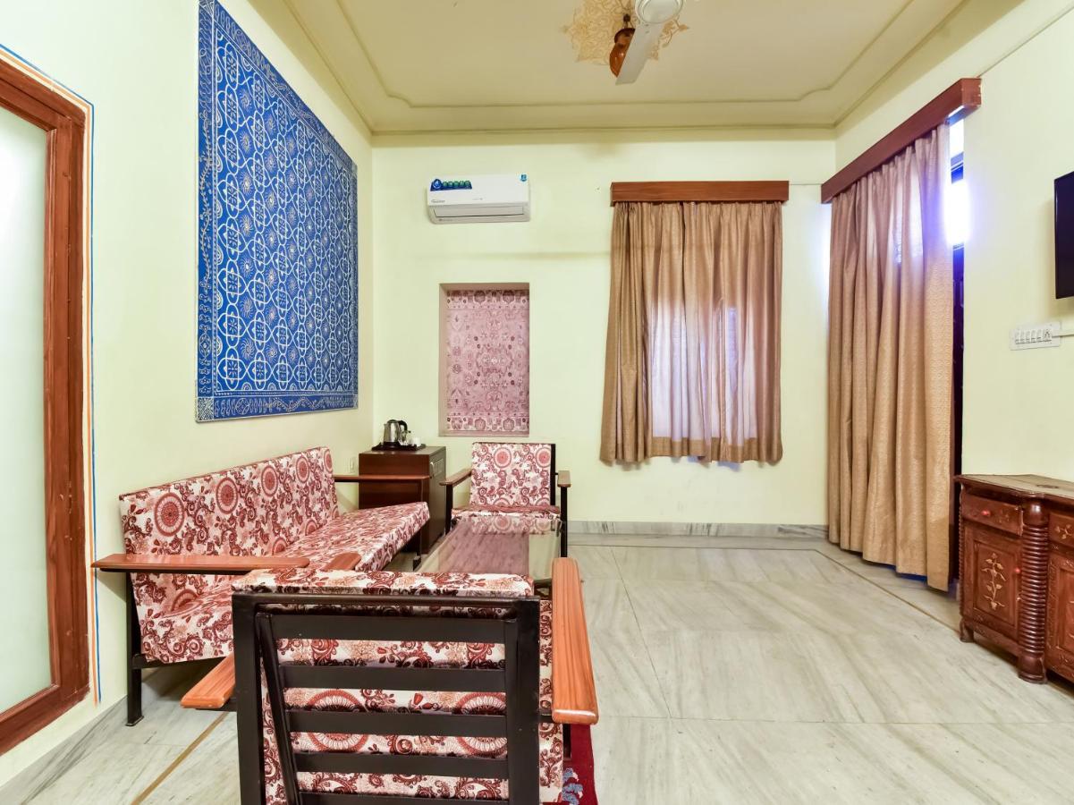 Vaccinated Staff- Capital O 73835 Hotel Frontier Royal&Banquet Tirath Exterior foto