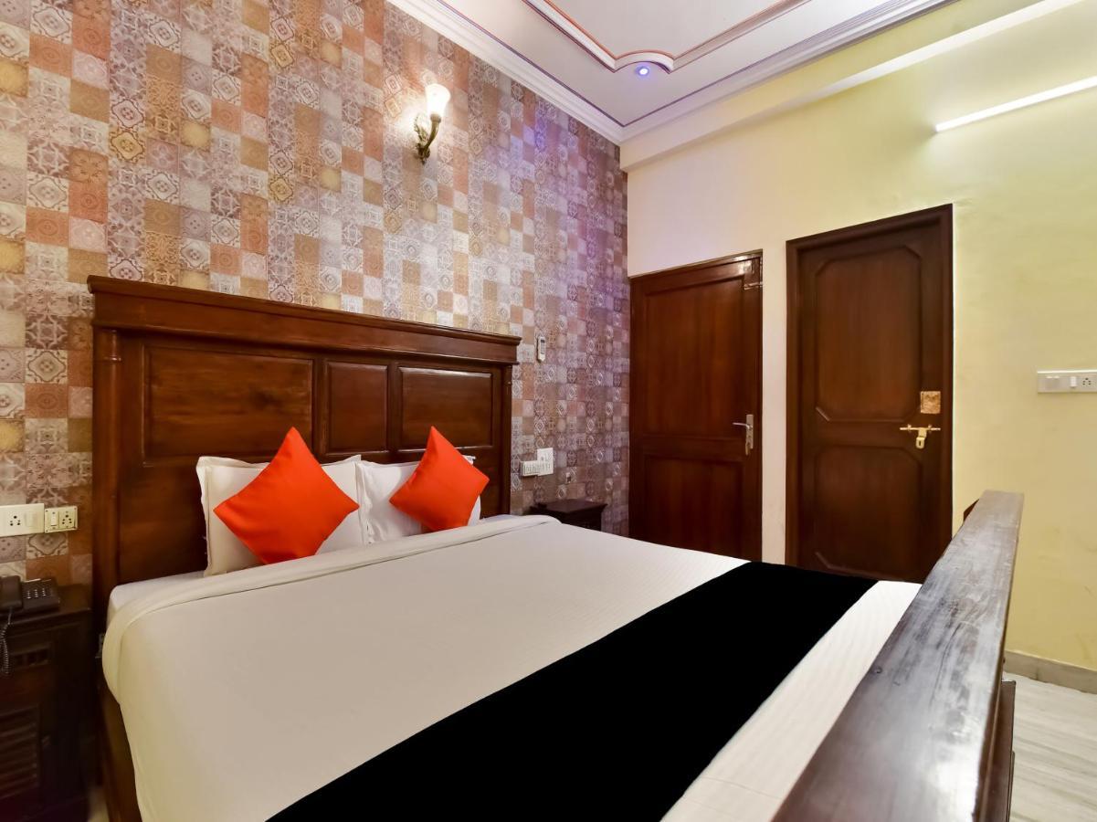 Vaccinated Staff- Capital O 73835 Hotel Frontier Royal&Banquet Tirath Exterior foto